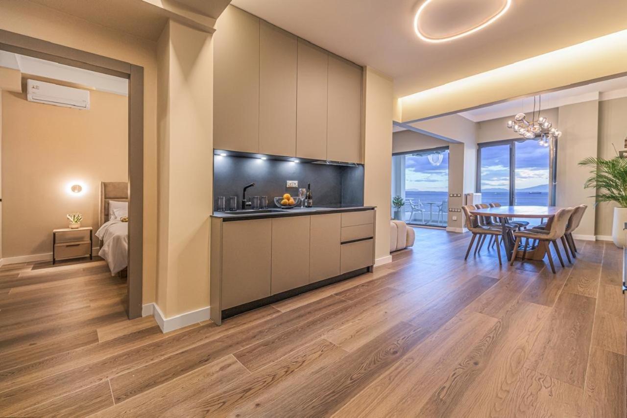 Iconic Salonica Seafront Appartement *